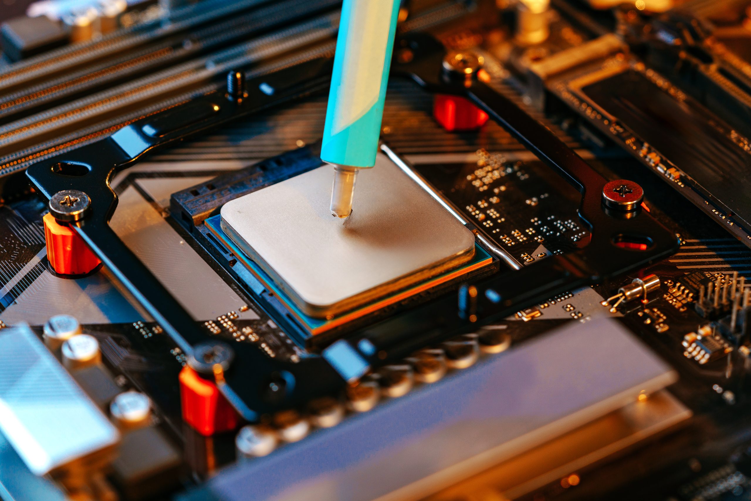 thermal paste being applied